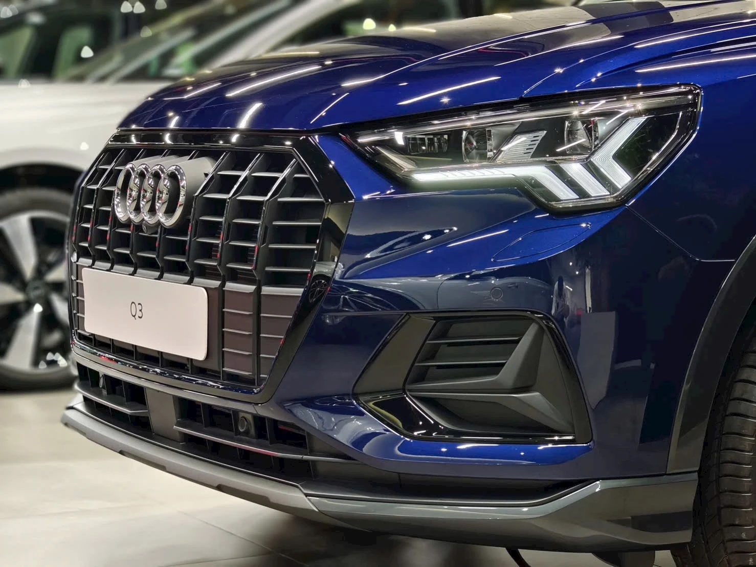 Audi Q3 SUV - Ảnh 3