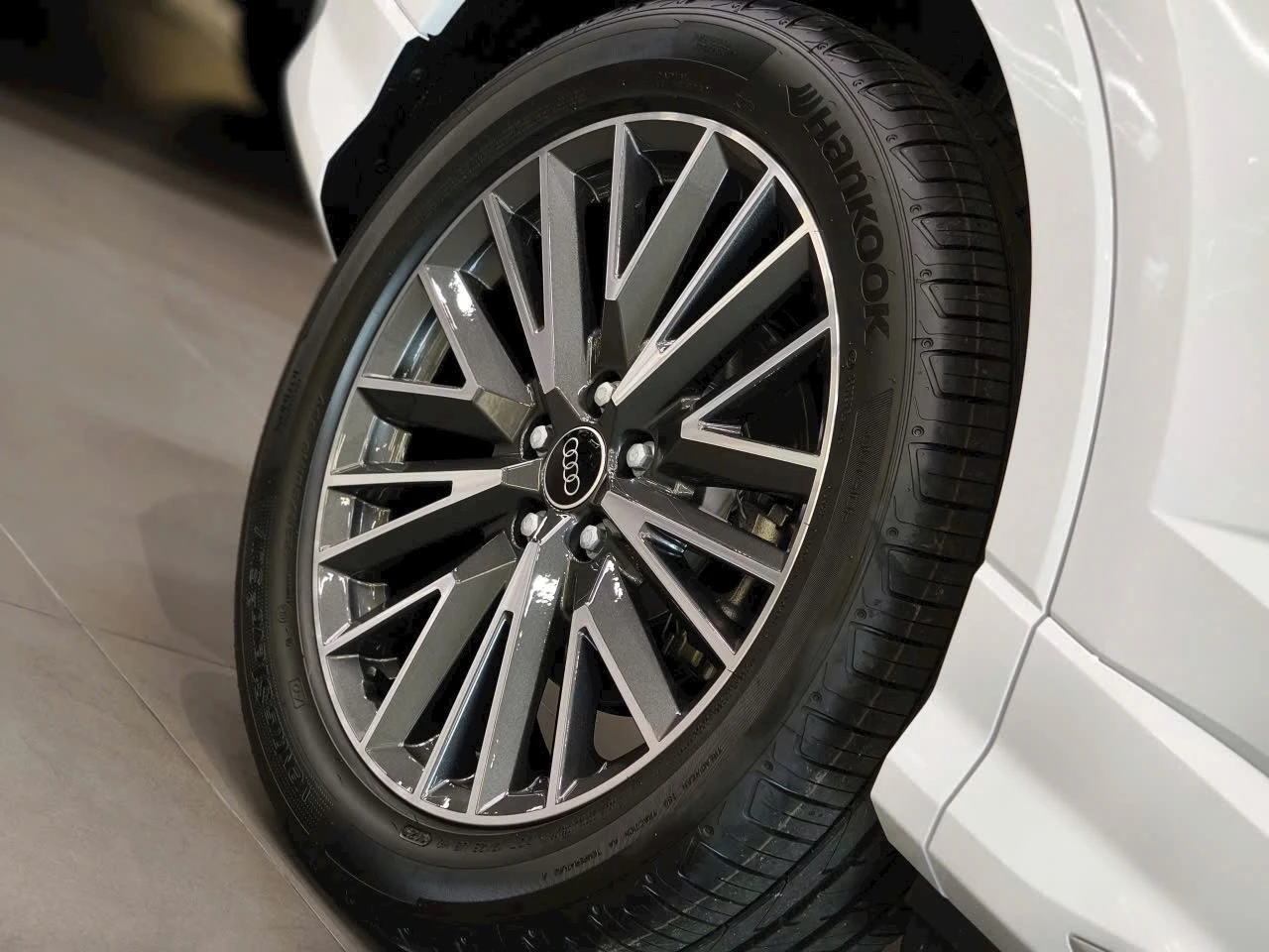 Audi Q3 SUV - Ảnh 7
