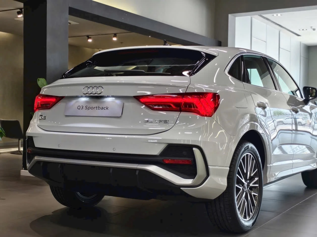 Audi Q3 SUV - Ảnh 12