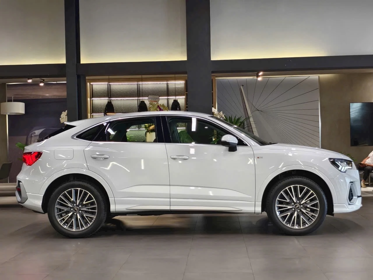 Audi Q3 SUV - Ảnh 20