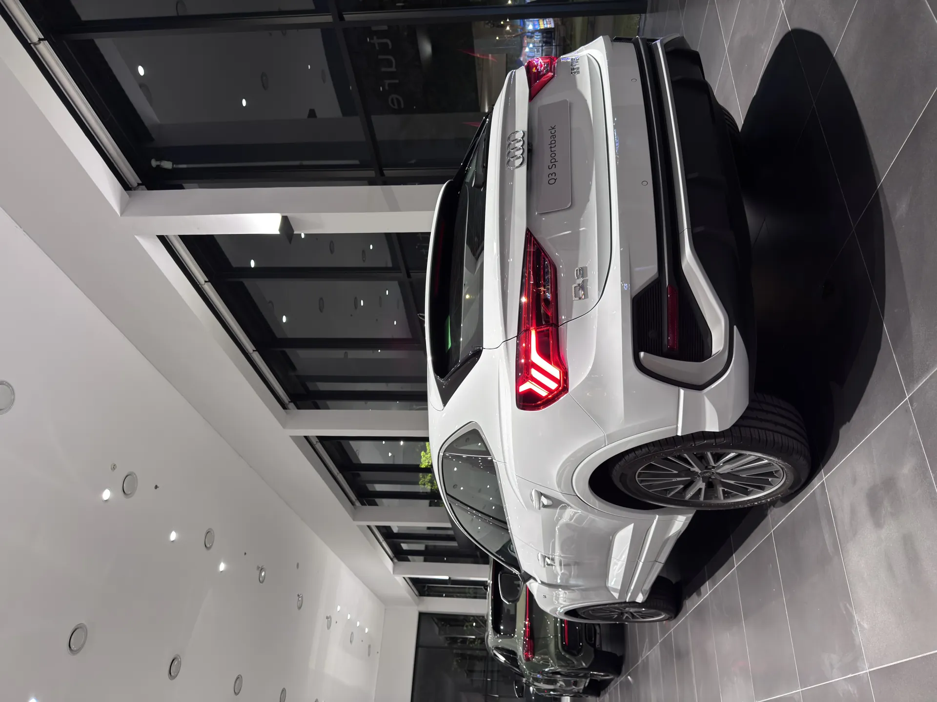 Audi Q3 SUV - Ảnh 28