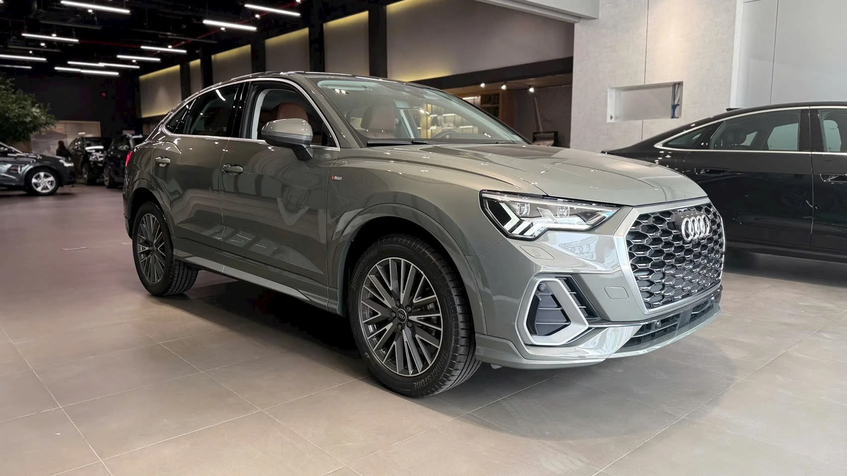 Audi Q3 SUV - Ảnh 33