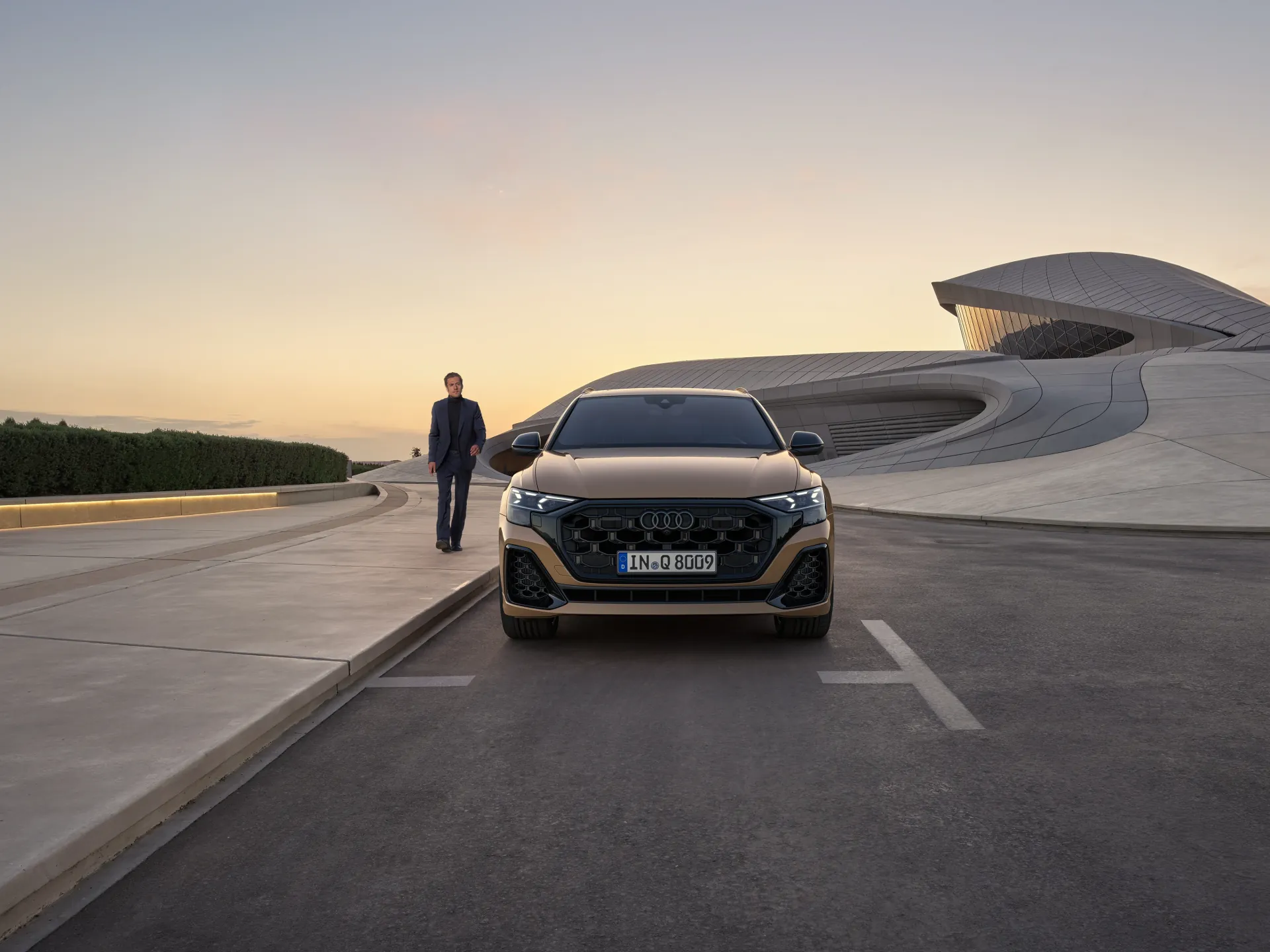 Audi Q8 S Line - Ảnh 2