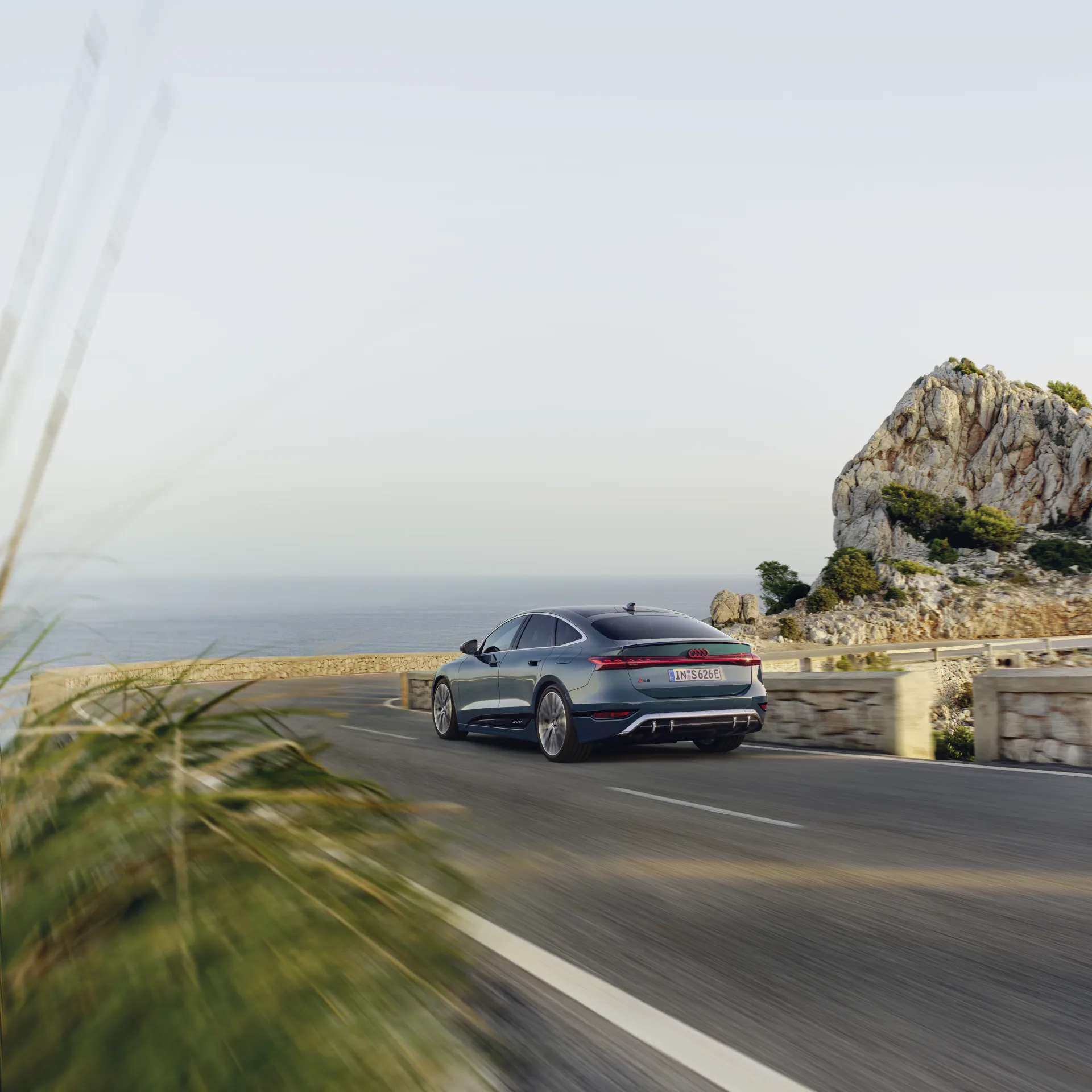 Audi S6 e-tron - Ảnh 12